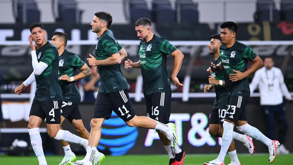 MEXSPORT El Tri en el calentamiento previo