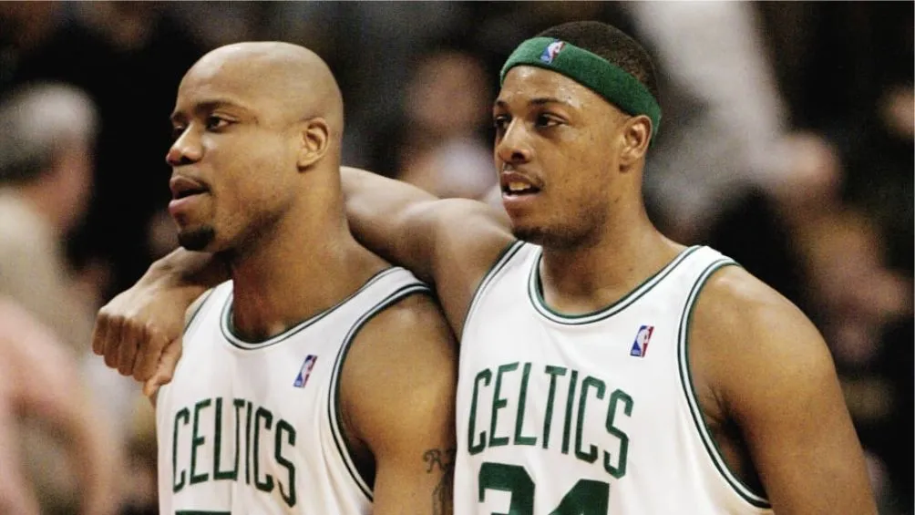 Hunter junto a Paul Pierce