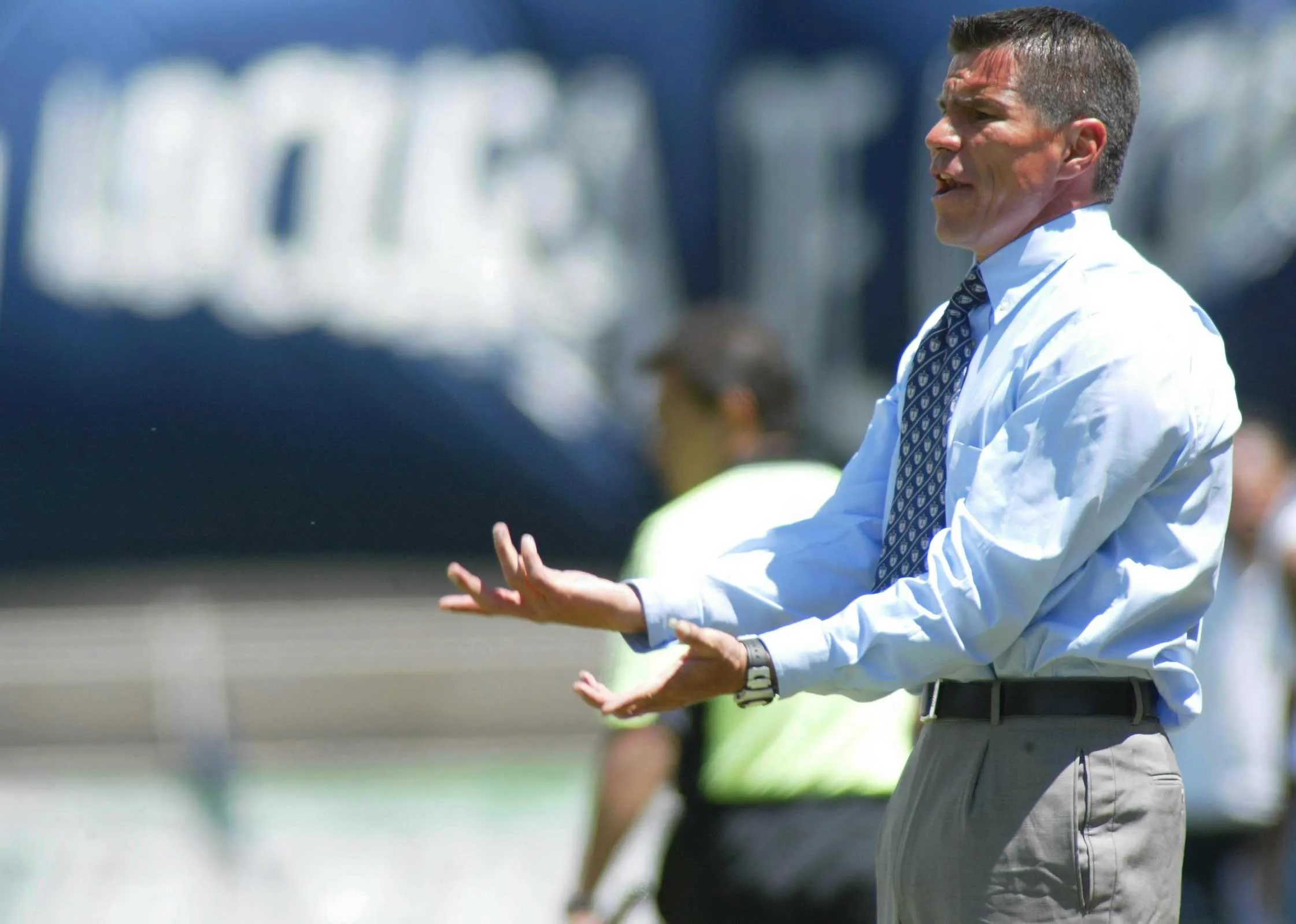 Tena dirigiendo en el Hidalgo