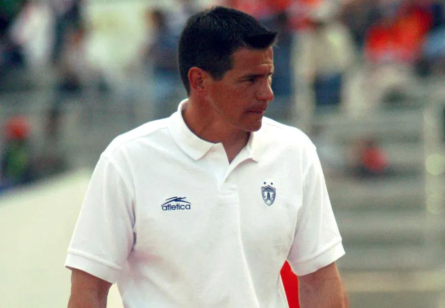 El Capi Furia como timonel de los Tuzos