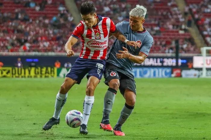 Chivas jugando en el Apertura 2023