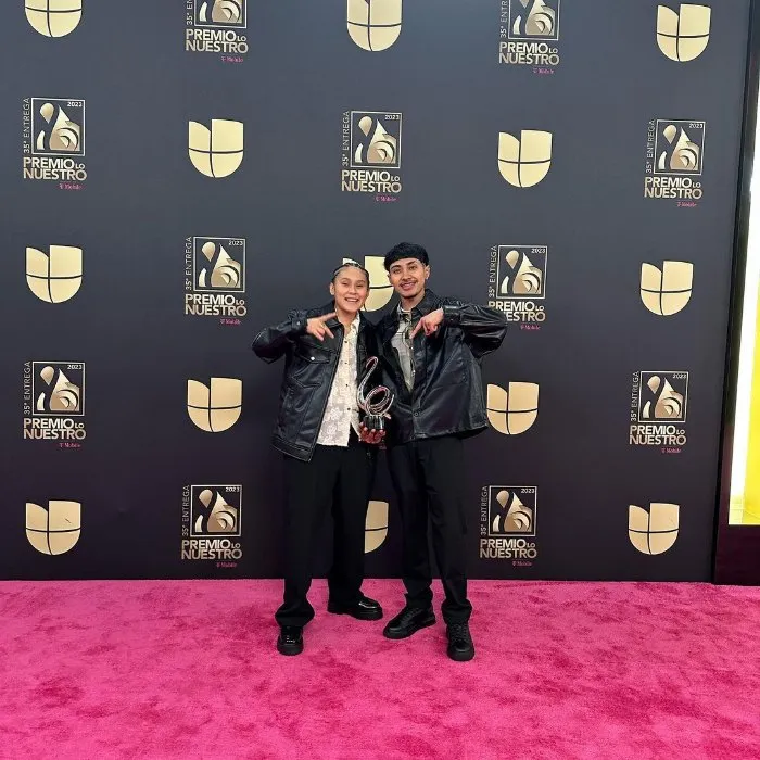 INSTAGRAM @yahritzaysuesencia El grupo regresó a México