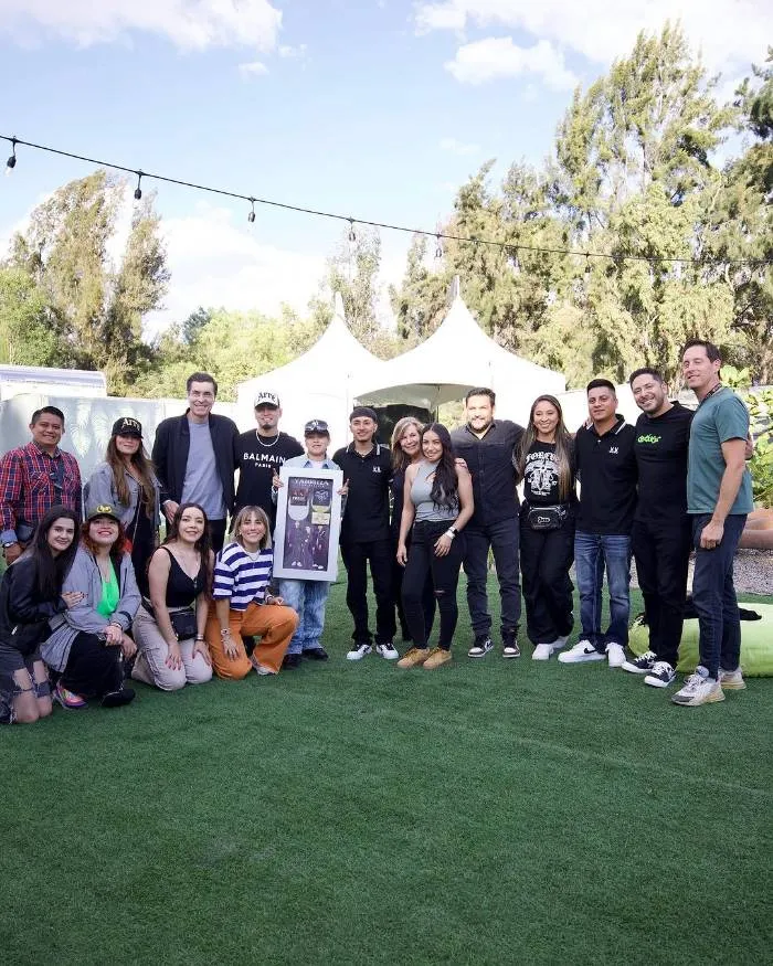 INSTAGRAM @yahritzaysuesencia Yahritza y su esencia se presentaron en el Arre Fest