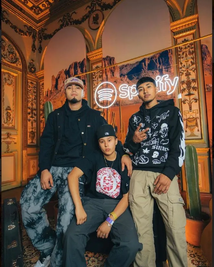 INSTAGRAM @yahritzaysuesencia Yahritza y su Esencia fue abucheado en el Zócalo