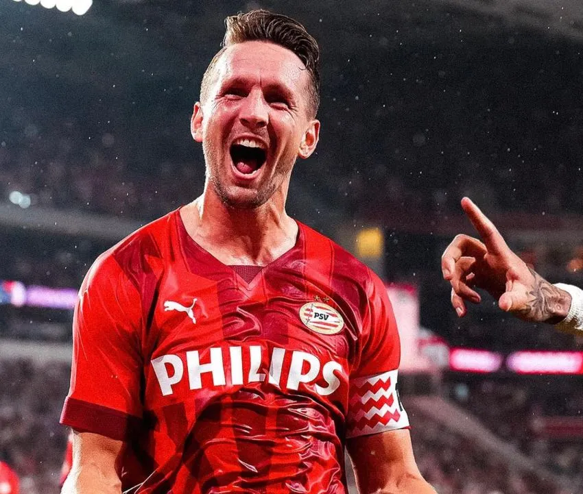 INSTAGRAM: @psv Luuk y su gol del partido