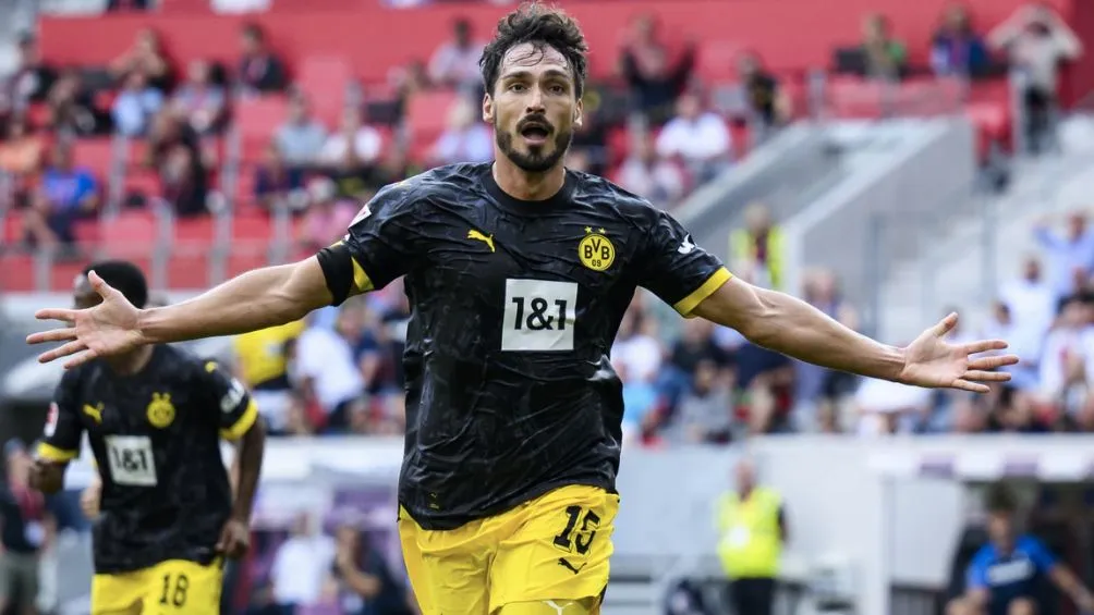 Hummels se vistió de héroe con el Dortmund
