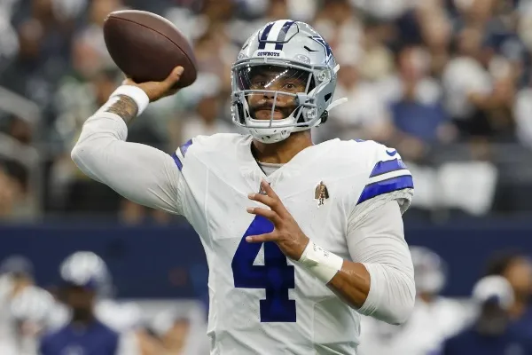 Dak lideró la ofensiva de Dallas