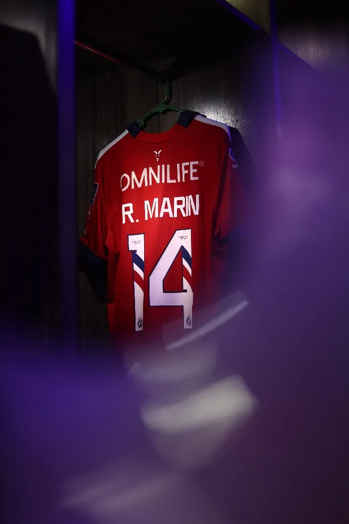 Chivas portó un parche conmemorativo