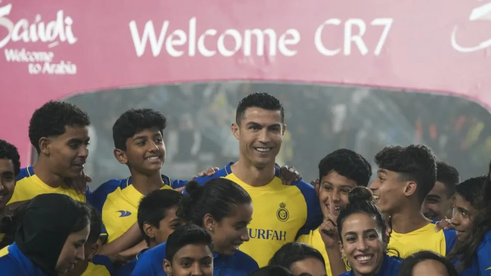 CR7 en la bienvenida que le dio el Al-Nassr
