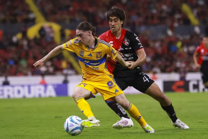 Mikel Arteta elogió a Marcelo Flores