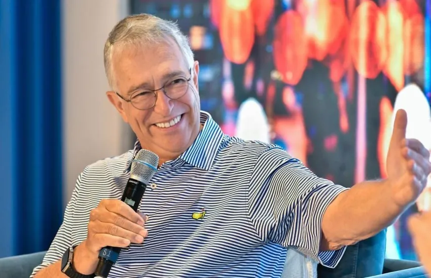 INSTAGRAM: @ricardosalinas Salinas en conferencia