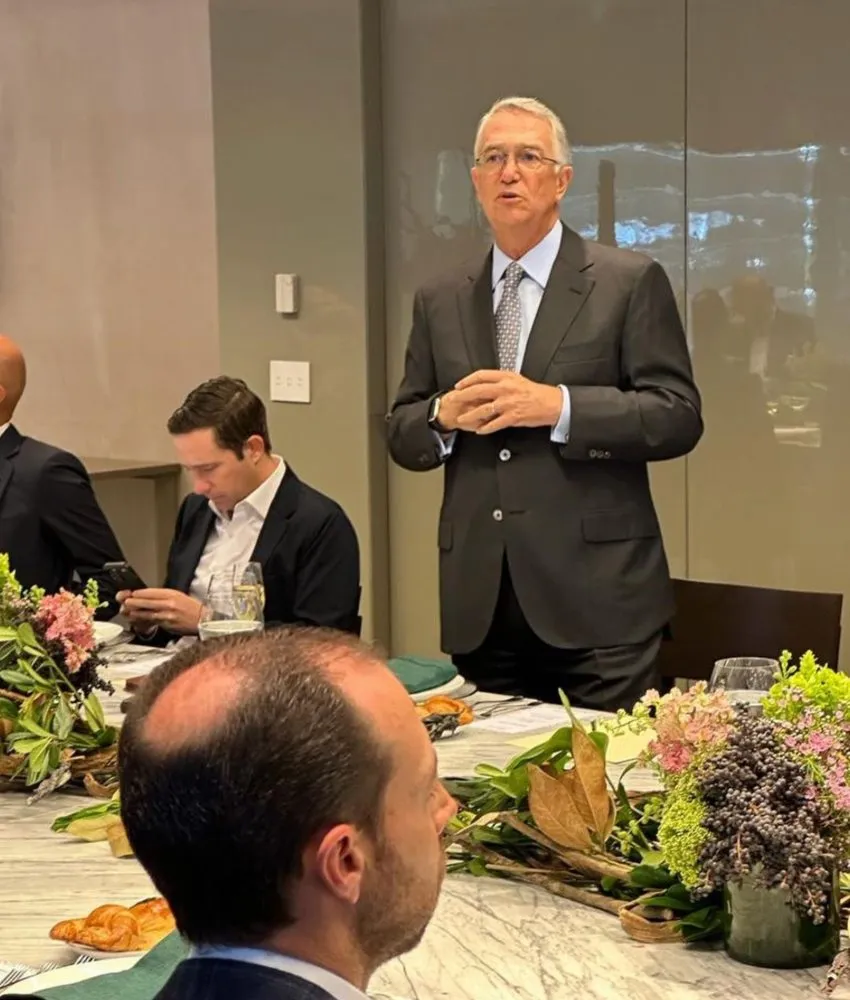 INSTAGRAM: @ricardosalinas Cena con medio deportivos