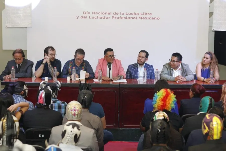 La alianza se dio en el marco del Día de la Lucha Libre