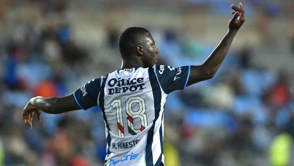 TWITTER: @Tuzos Marino Hinestroza celebrando un gol con Pachuca