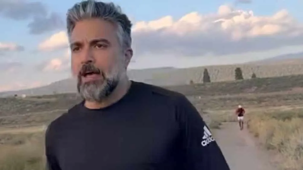 Camil se arrepintió de correr con el boxeador