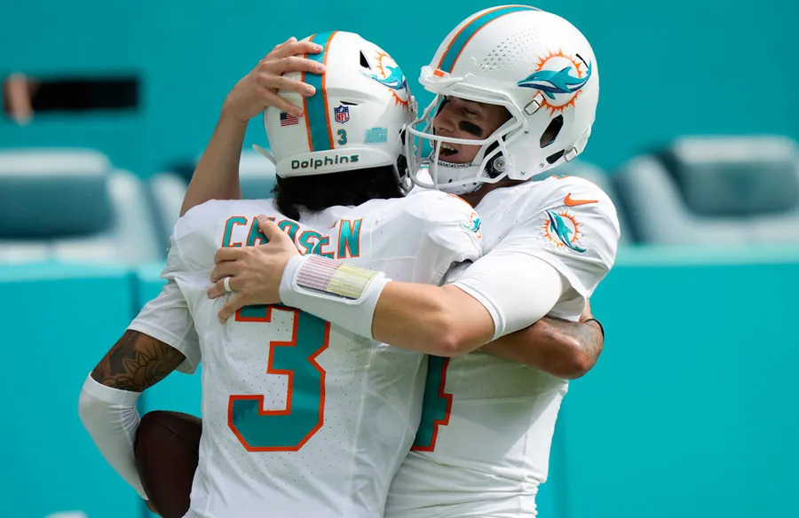 Mike White celebra con Robbie Chosen (3)