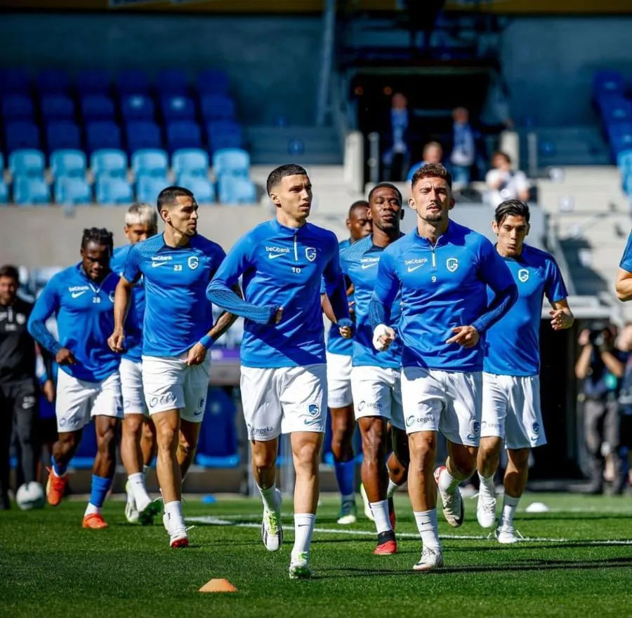 Gerardo Arteaga calentando previo al juego