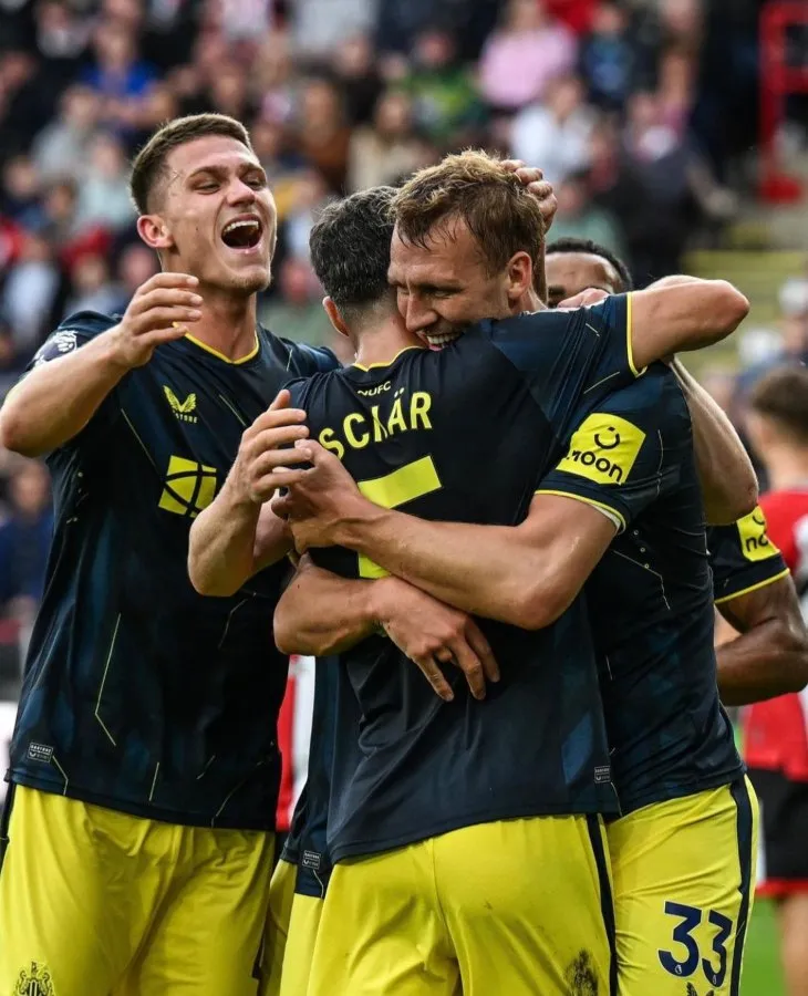 Newcastle venció 0-8 al Sheffield United