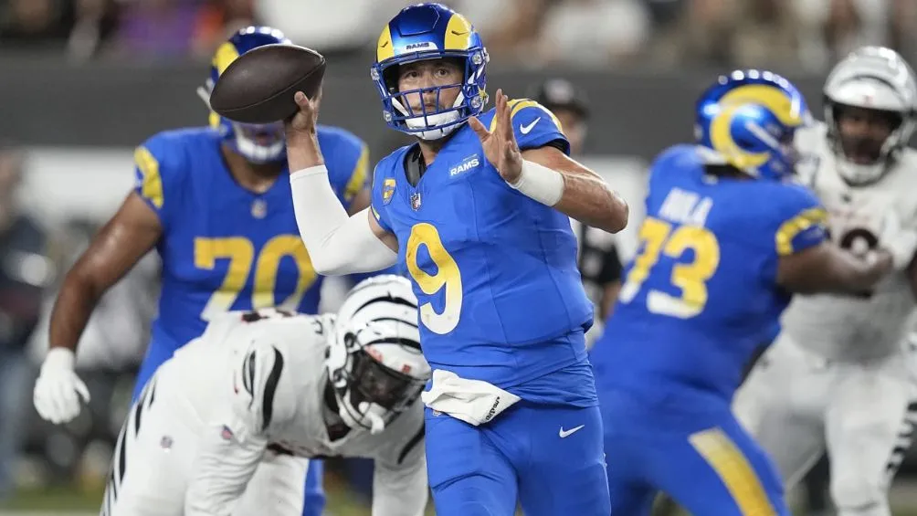 Matthew Sttaford sufrió con la defensa de Bengals