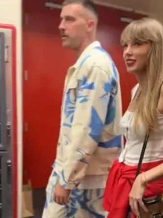 Travis Kelce y Taylor Swift salen juntos de Arrowhead Stadium