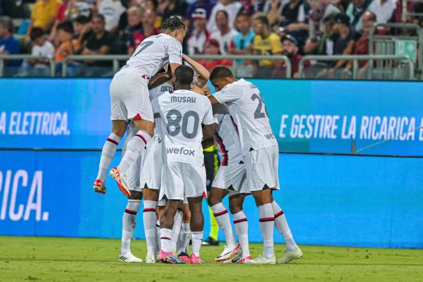 Abrazo de gol de los rossoneri