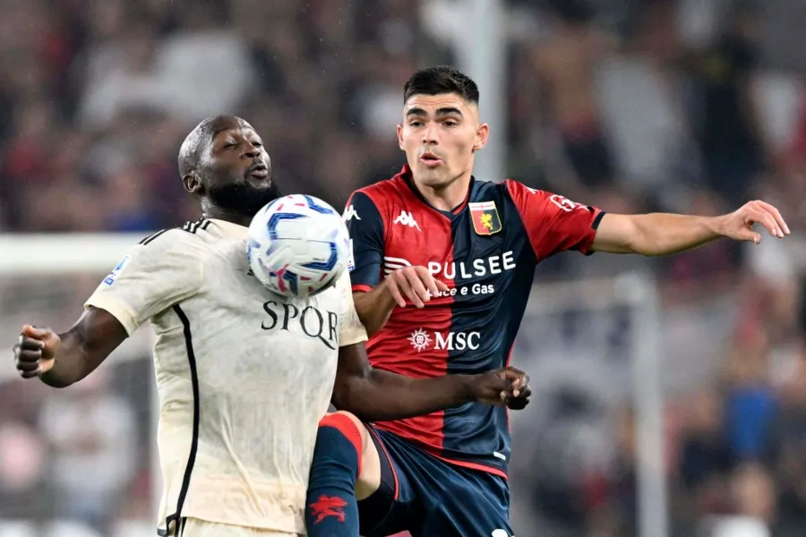 Johan Vásquez fue titular ante la Roma de José Mourinho