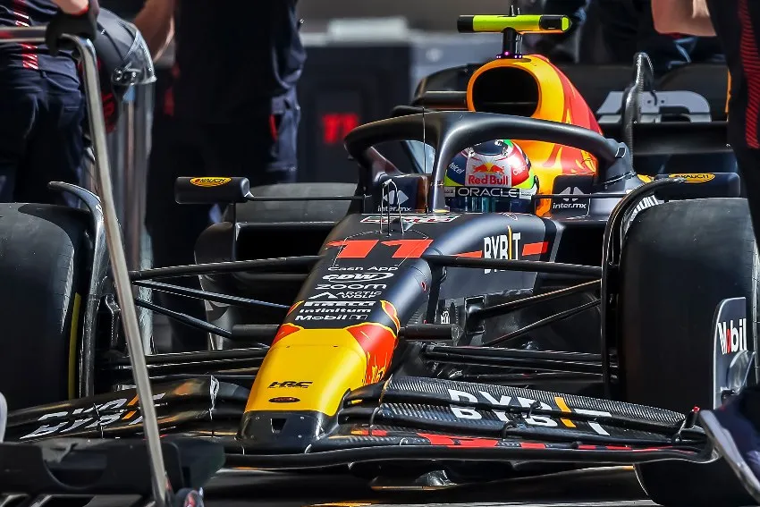 'Checo' Pérez corriendo para Red Bull