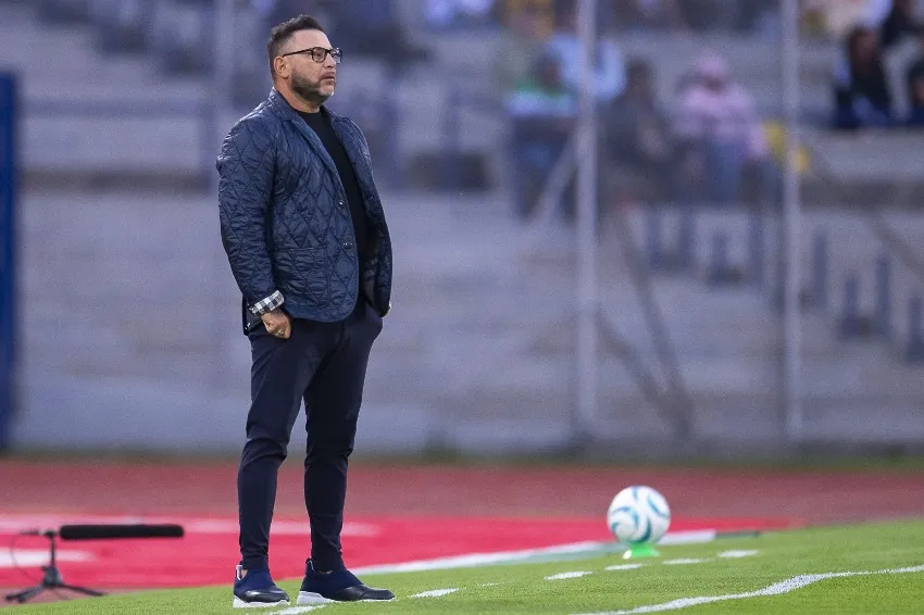Mohamed en un partido de Pumas