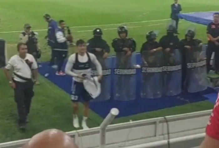 CAPTURA DE PANTALLA Olmedo le dio su jersey a un fanático