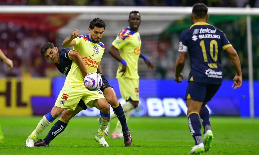 América y Pumas están enfrascados en un partido cerrado
