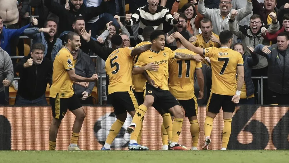 Wolverhammpton celebra la victoria ante el City