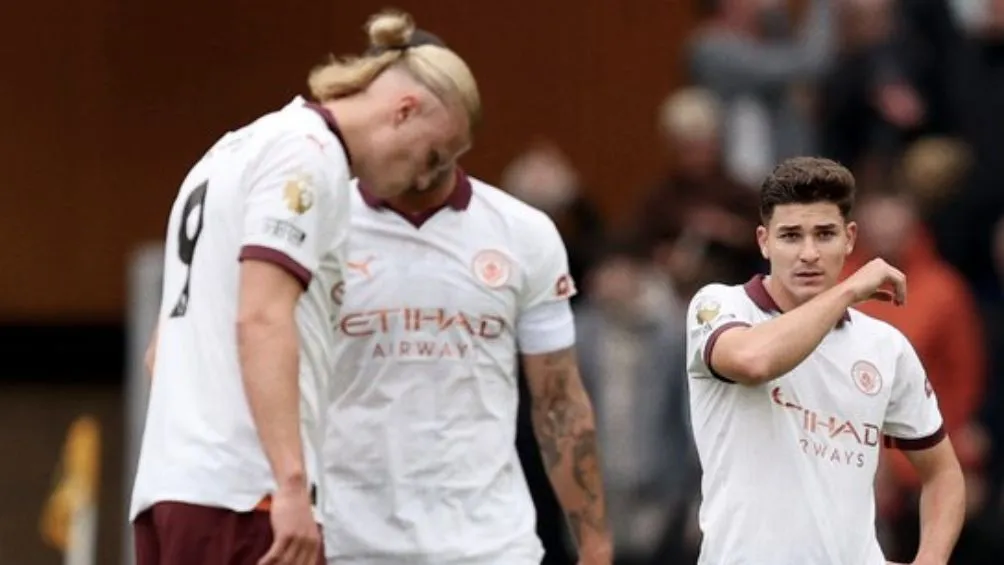 Los jugadores del City tras la primera derrota de la temporada