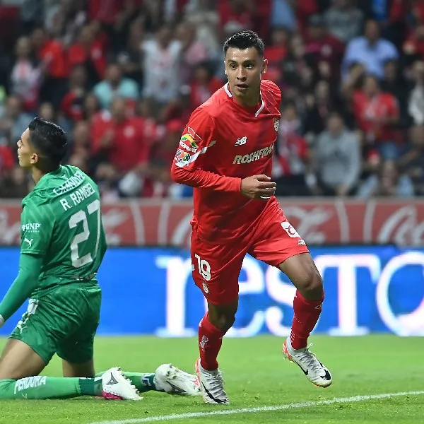 Edgar López celebrando su gol