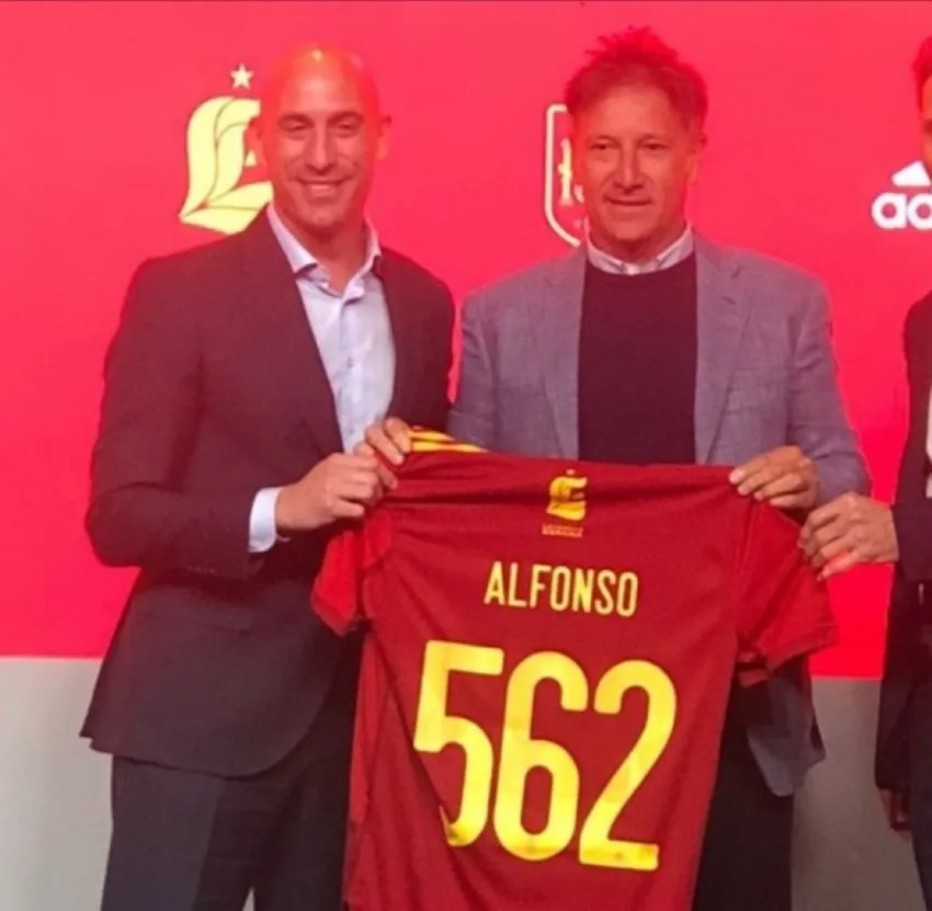 Alfonso Pérez y Rubiales en evento de España