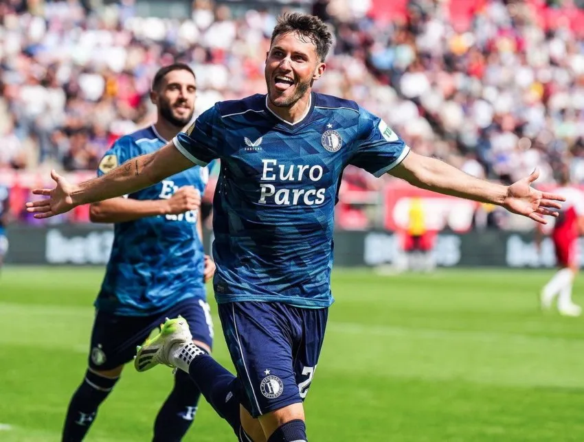 Gol de Santi en partido