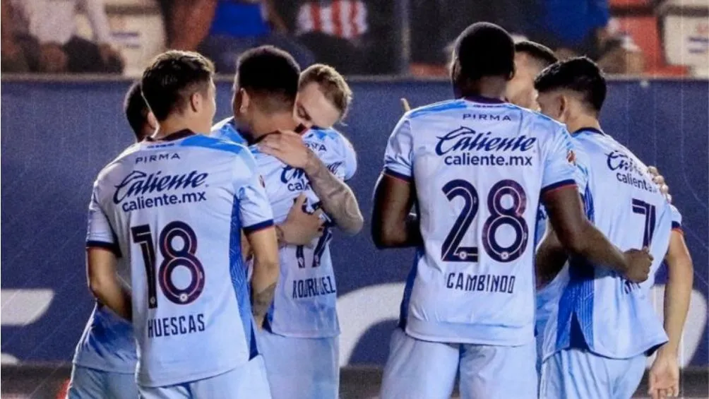 Cruz Azul celebra la victoria ante San Luis