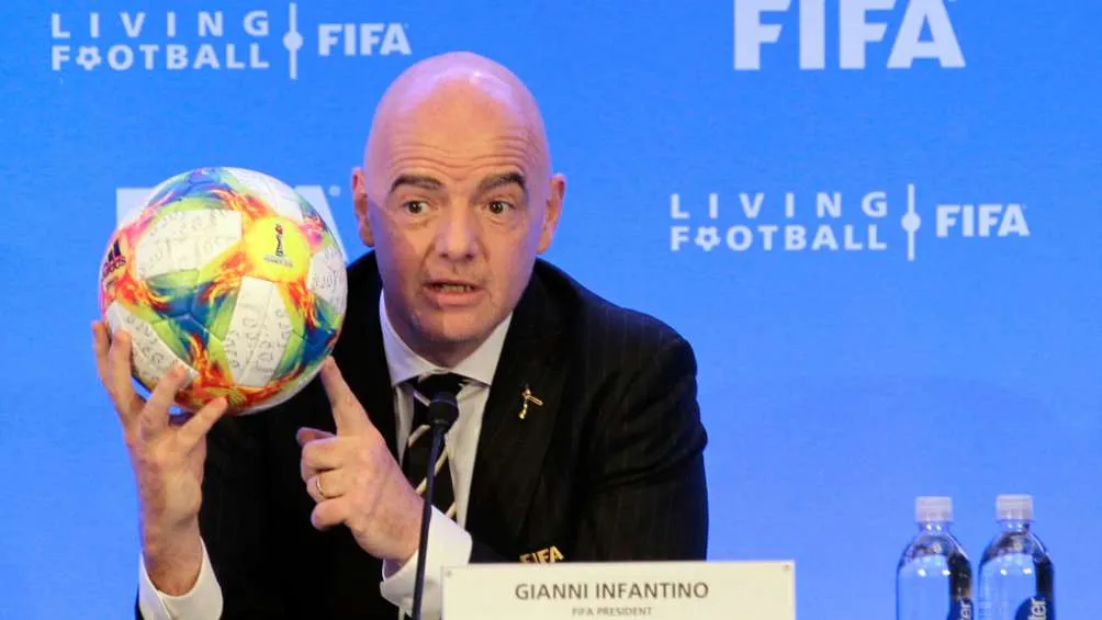 El presidente de la FIFA, Gianni Infantino, en conferencia de prensa