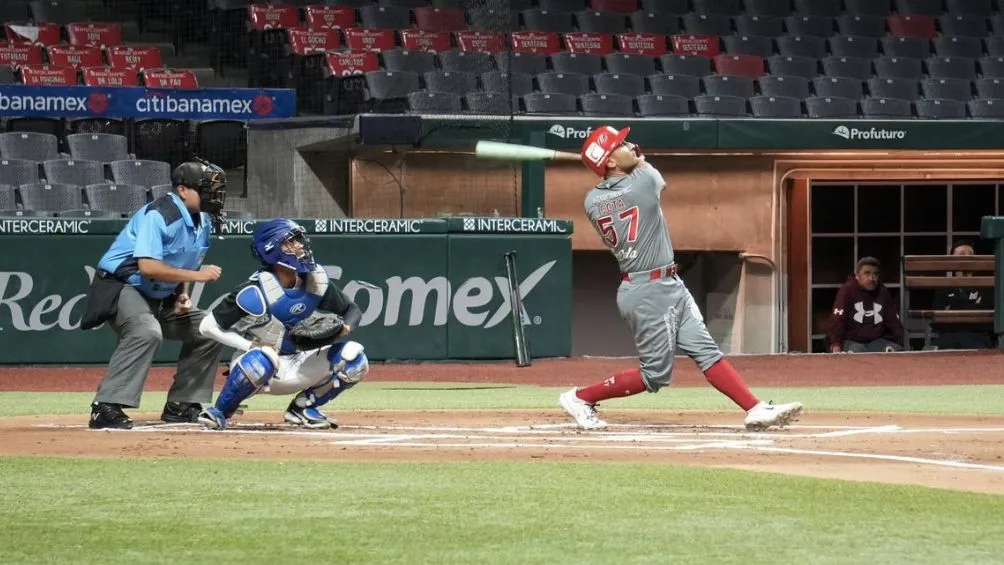 DIABLOS ROJOS Los Rojos durante un turno al bat