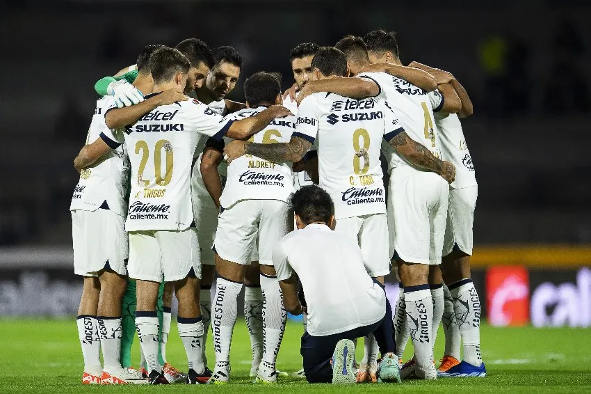 Pumas en el juego ante Gallos Blancos