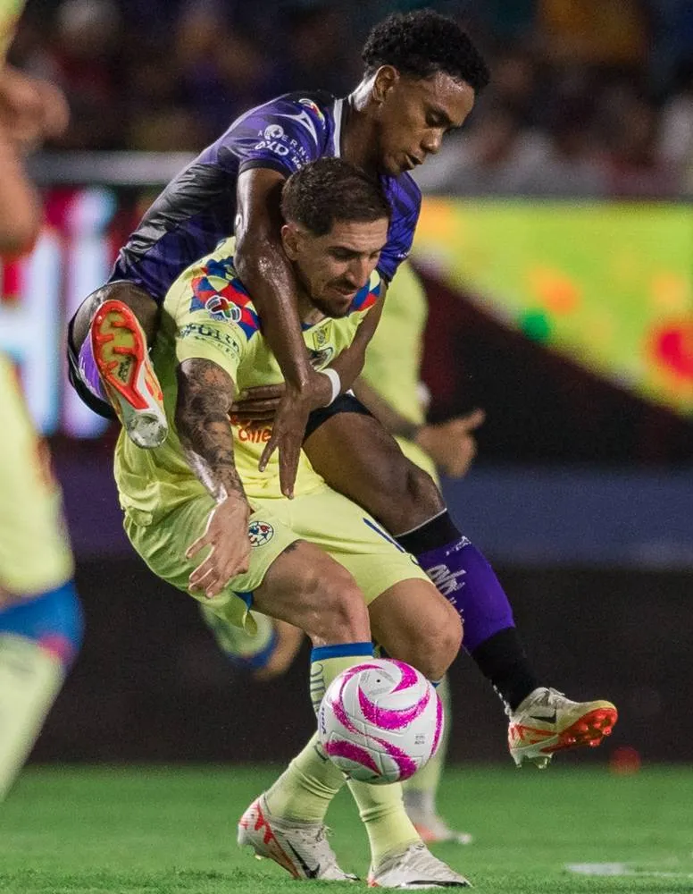 Diego Valdés cargó de caballito a Bárcenas