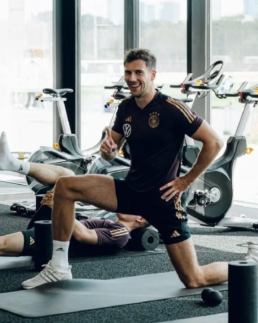 Leon Goretzka entrenando con Alemania