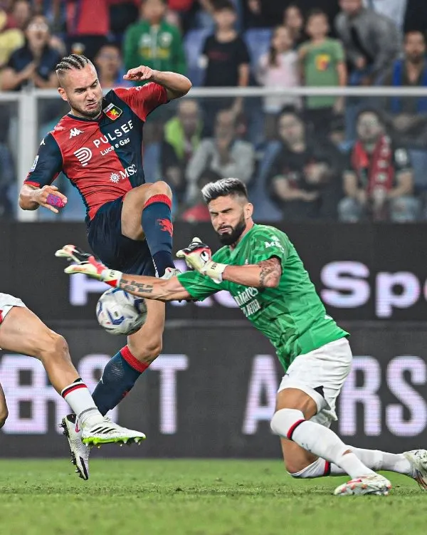 Giroud tuvo que jugar de portero tras la expulsión de Maignan