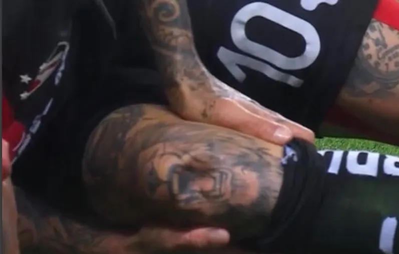 La rodilla de Brian Lozano