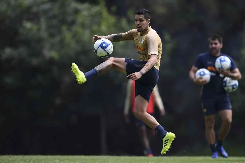 MEXSPORT Cabrera en un entrenamiento con los Pumas