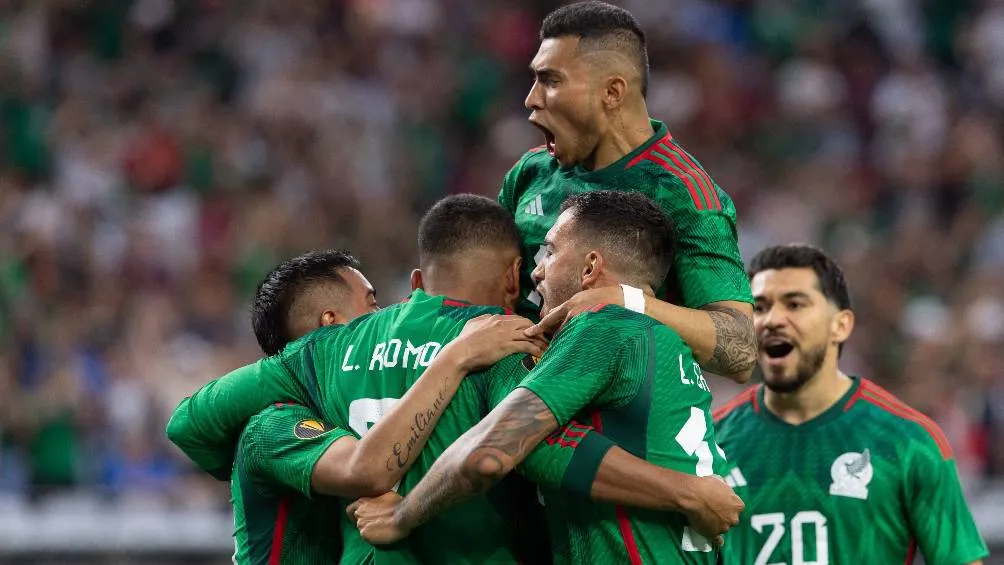 La Selección Mexicana festejando un gol