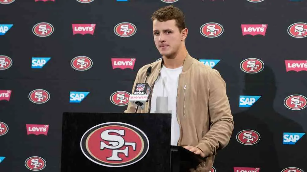 AP Purdy en conferencia de prensa tras la victoria ante Dallas