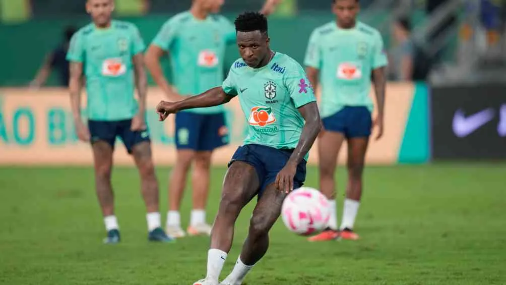 AP Vinicus Jr. durante un entrenamiento de la Selección de Brasil