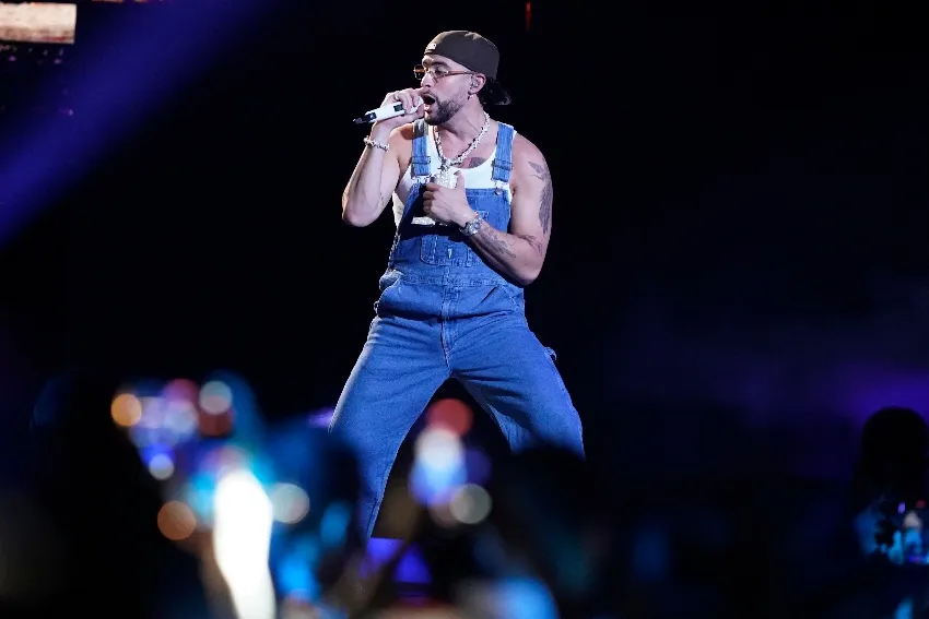 AP Bad Bunny en una presentación musical