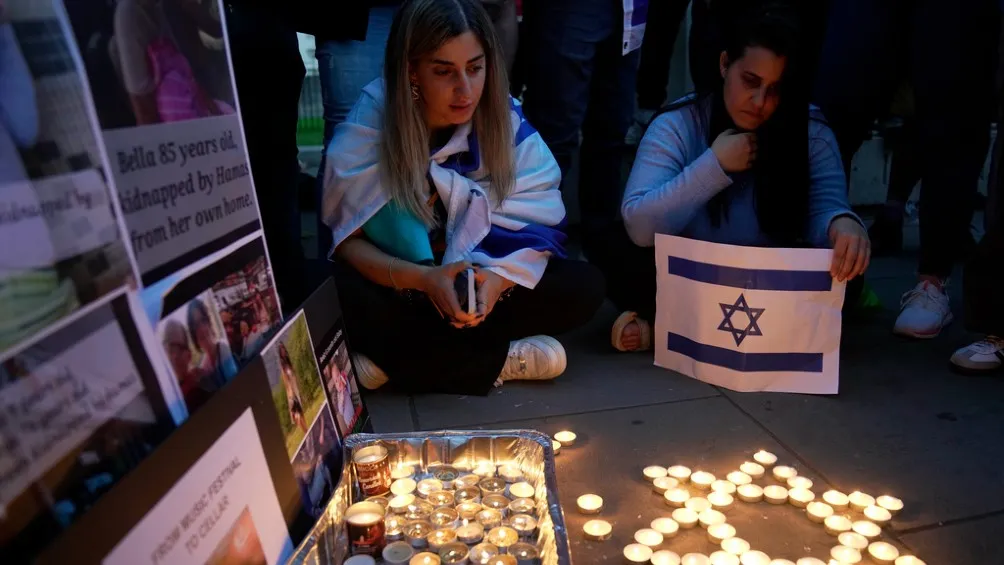 AP El mundo pide por la gente en Israel