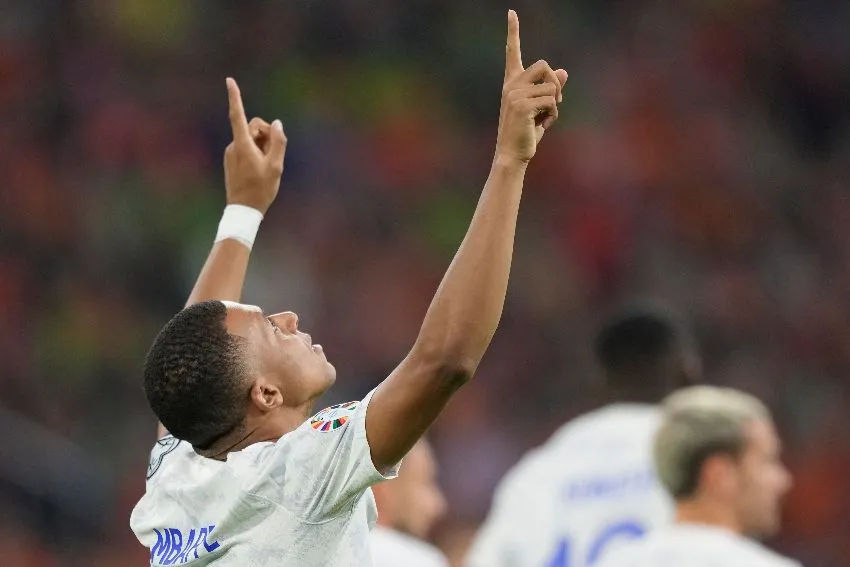Mbappé igualó a Platini con 41 goles